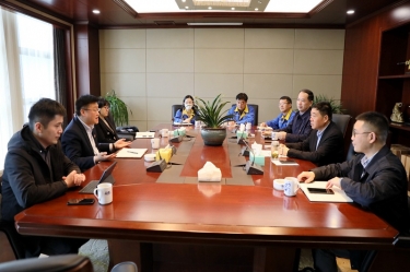 平湖市委常委、副市長(zhǎng)戴振一行蒞臨景興紙業(yè)調(diào)研指導(dǎo)