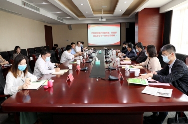 嘉興市委常委、統(tǒng)戰(zhàn)部部長李小平一行蒞臨景興紙業(yè)調(diào)研指導(dǎo)